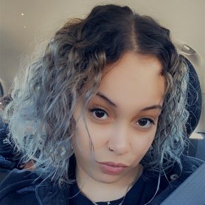 Meet your Posher, Stephany